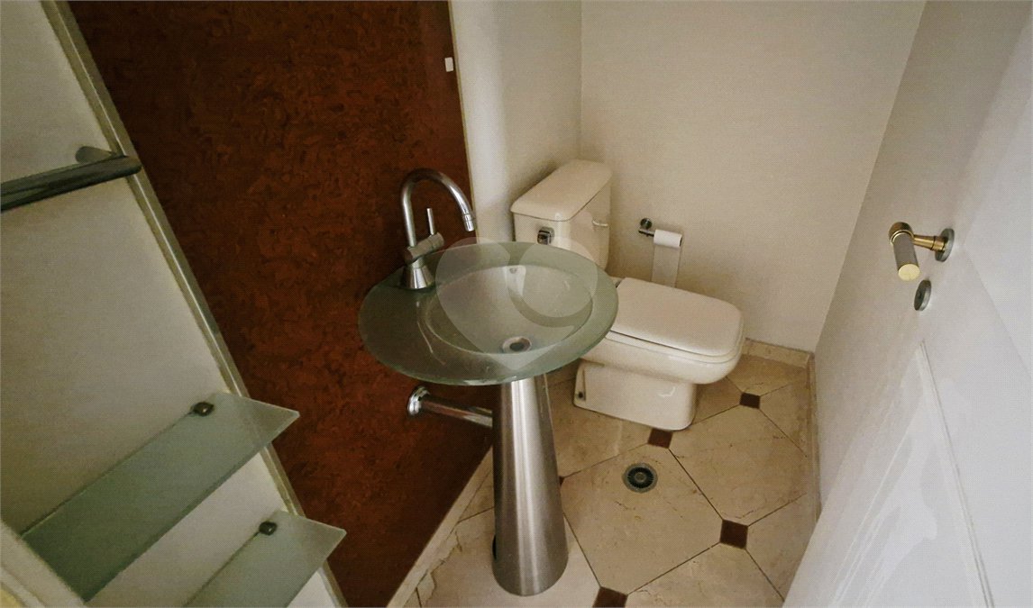 Apartamento à venda com 4 quartos, sendo 3 suítes, em Santa Cecília, São Paulo, SP