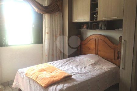 Casa Térrea à venda com 4 quartos, sendo 1 suíte,  em Vila Mazzei, São Paulo, SP