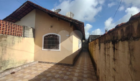 Casa à venda com 2 quartos em Suarão, Itanhaém, SP