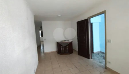 Casa de Vila à venda com 3 quartos, sendo 1 suíte,  em Jardim Esmeralda, São Paulo, SP