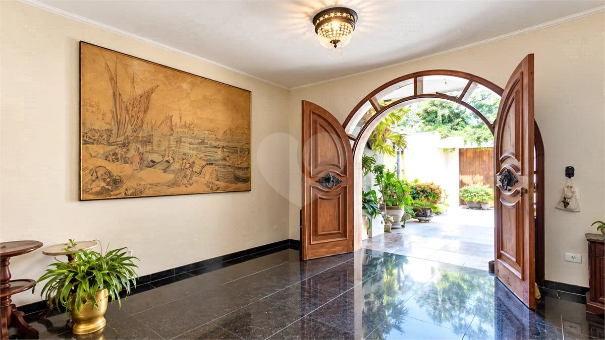 Casa à venda com 5 quartos, sendo 4 suítes, em Interlagos, São Paulo, SP