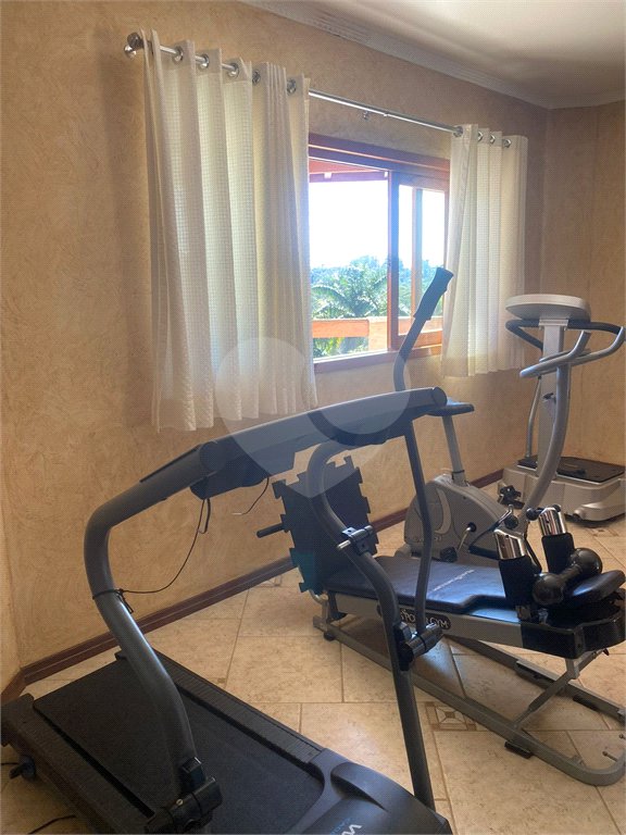 Casa à venda com 5 quartos, sendo 4 suítes, no condomínio Lago do Imperador, Mairiporã - SP