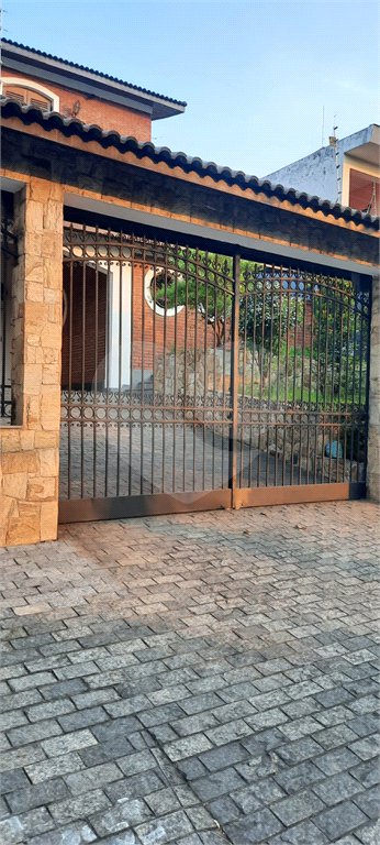Sobrado à venda com 4 quartos, sendo 2 suítes, em Jardim São Bento, São Paulo, SP