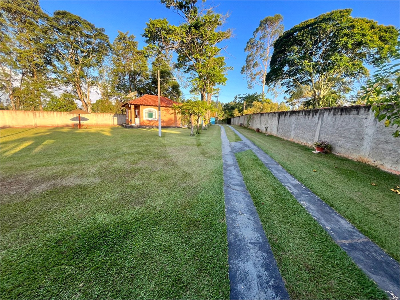Chácara à venda com 6 quartos, sendo 1 suíte,  em Cercadinho, Alambari, SP