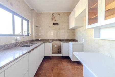 Apartamento para alugar com 3 quartos, sendo 1 suíte, em Vila Hamburguesa, São Paulo, SP