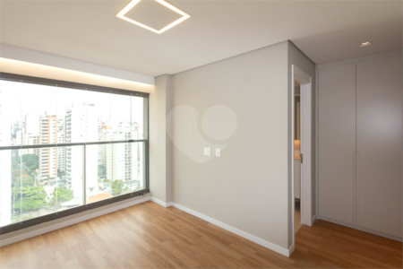 Apartamento à venda ou para alugar com 3 suítes em Moema, São Paulo, SP