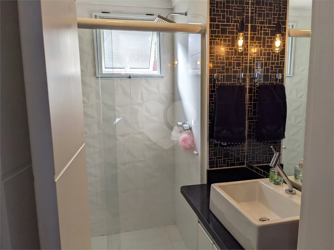 Apartamento à venda com 2 quartos, sendo 1 suíte,  em Jardim Rosa de Franca, Guarulhos, SP