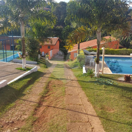 Chácara para alugar com 5 quartos, sendo 3 suítes, em Jardim Estância Brasil, Atibaia, SP