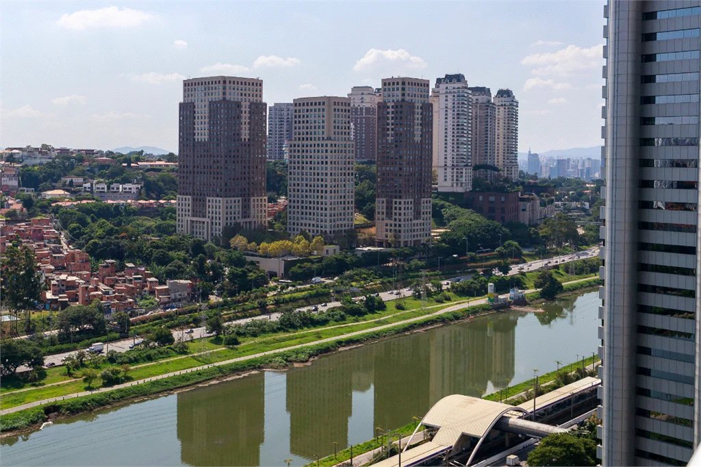 Apartamento à venda com 3 suítes em Cidade Monções, São Paulo, SP