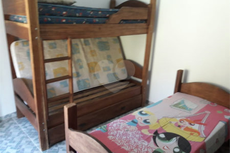 Chácara à venda com 8 quartos, sendo 3 suítes, no Centro, Toledo, MG