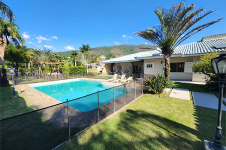 Casa à venda com 7 quartos, sendo 1 suíte, em Condomínio Flamboyant-b, Atibaia, SP