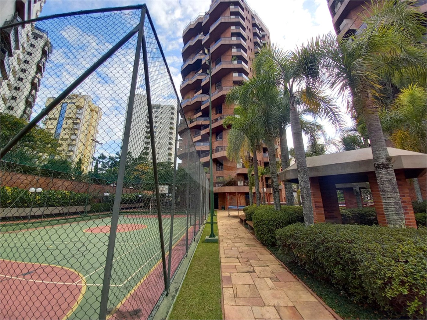 Apartamento à venda com 4 quartos, sendo 3 suítes, em Vila Andrade, São Paulo, SP