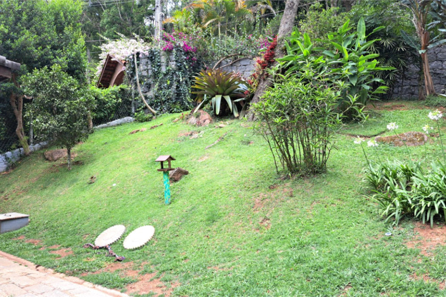 Casa à venda com 6 quartos, sendo 4 suítes, no condomínio Alpes da Cantareira, Mairiporã - SP