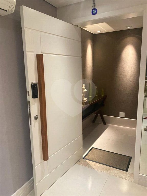 Condomínio clube, Apartamento na Mooca com 204 m² Com 3 suítes e 4 Vagas.