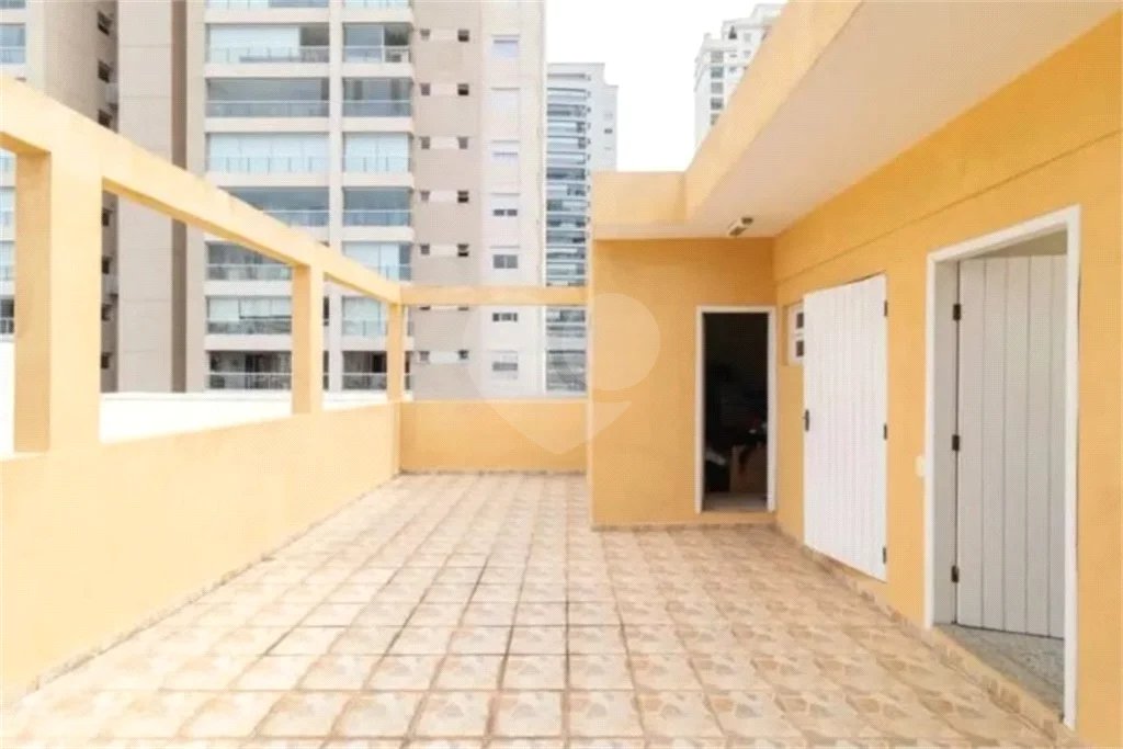 Casa com 3 dormitórios sendo 3 suítes com 03 vagas de garagem.