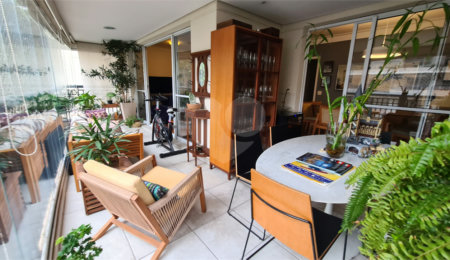 Apartamento à venda com 4 quartos, sendo 3 suítes, em Brooklin, São Paulo, SP