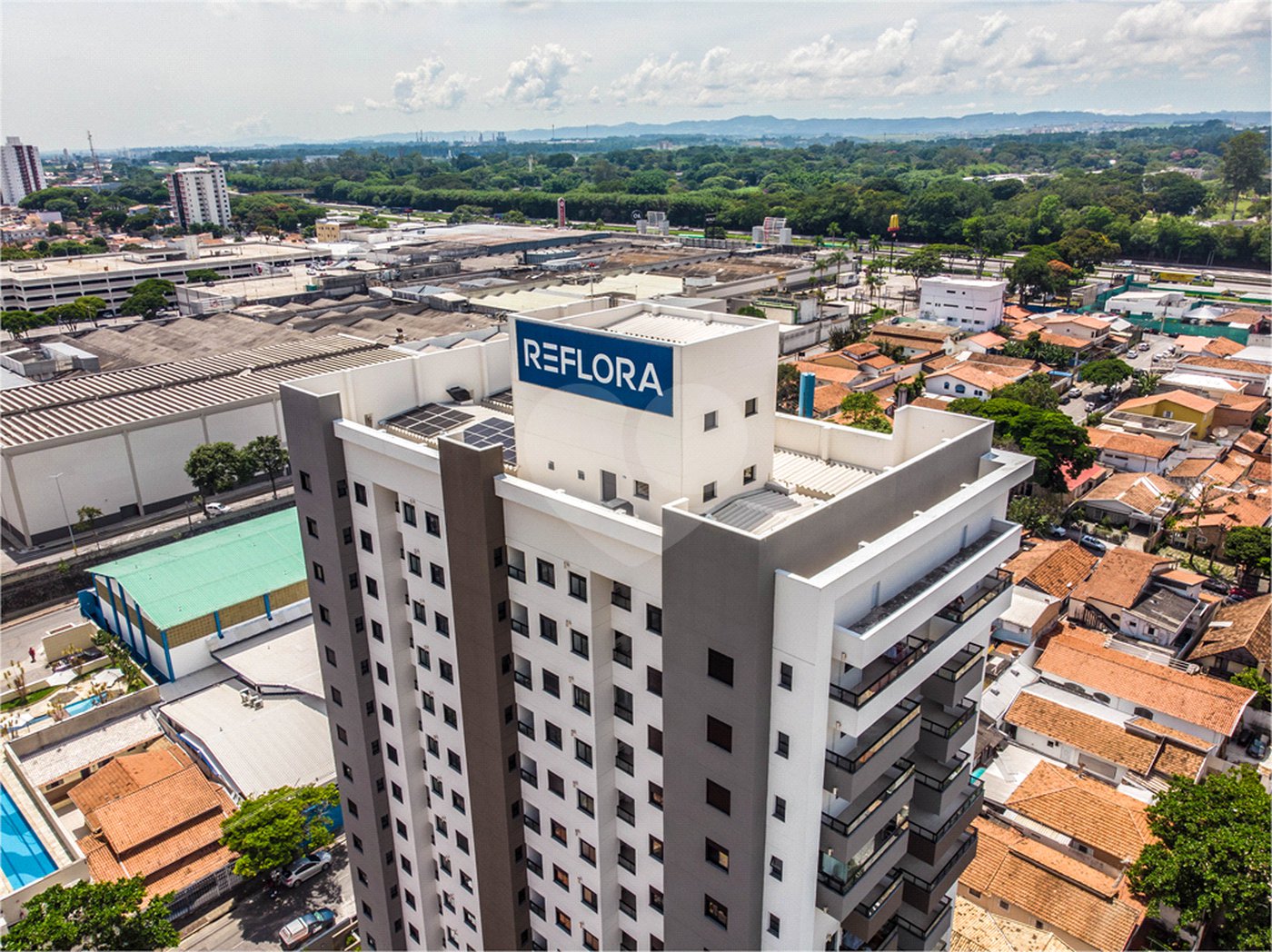 Apartamento à venda com 3 quartos, sendo 1 suíte,  em Jardim Oswaldo Cruz, São José dos Campos, SP