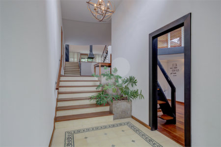 Casa de Vila à venda ou para alugar com 3 suítes em Jardim dos Estados, São Paulo, SP