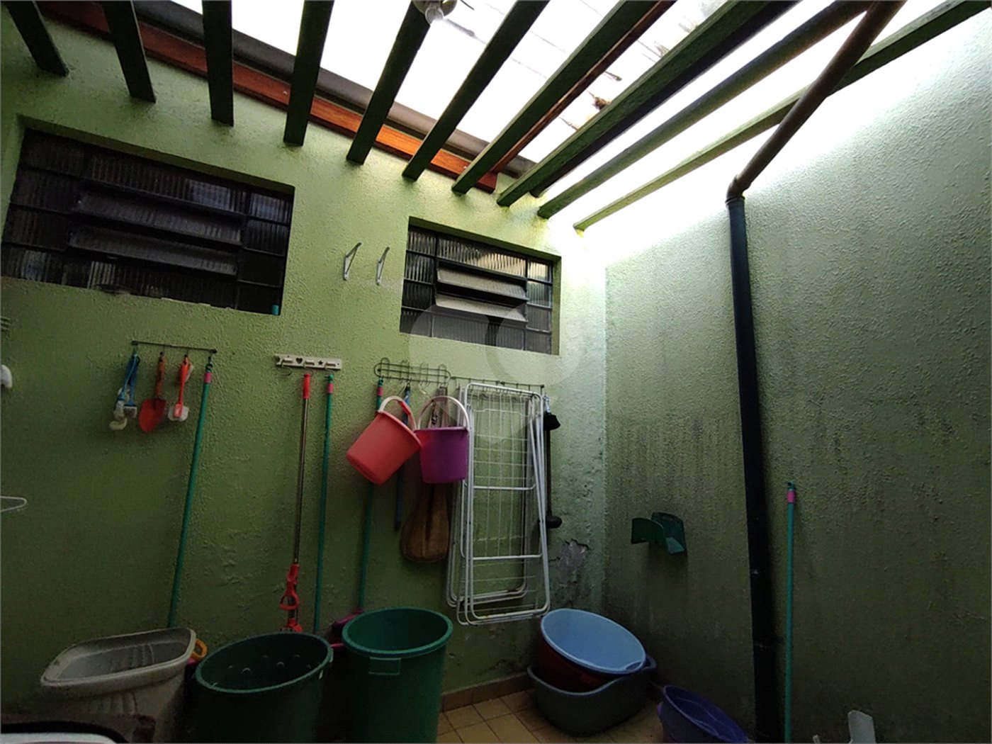 Casa à venda com 3 quartos, sendo 1 suíte, no Centro, Poá, SP