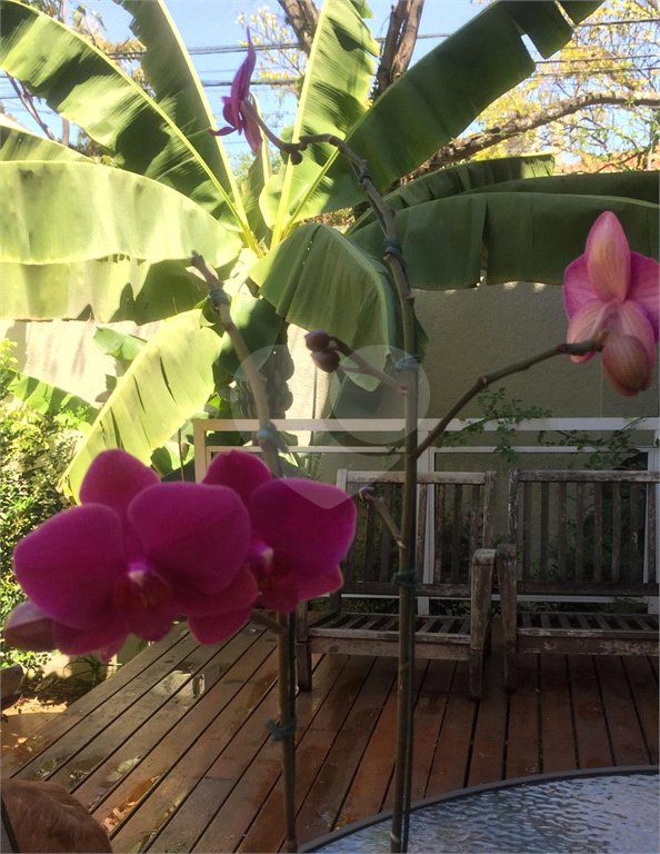 Sobrado à venda com 4 quartos, sendo 1 suíte, em Jardim Novo Mundo, São Paulo, SP
