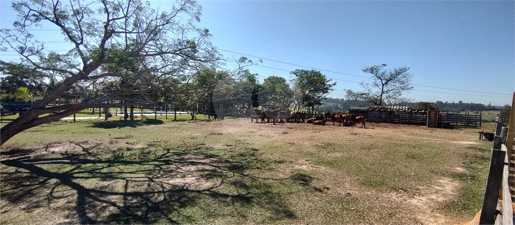 Sítio à venda com 2 suítes em Buru, Salto, SP