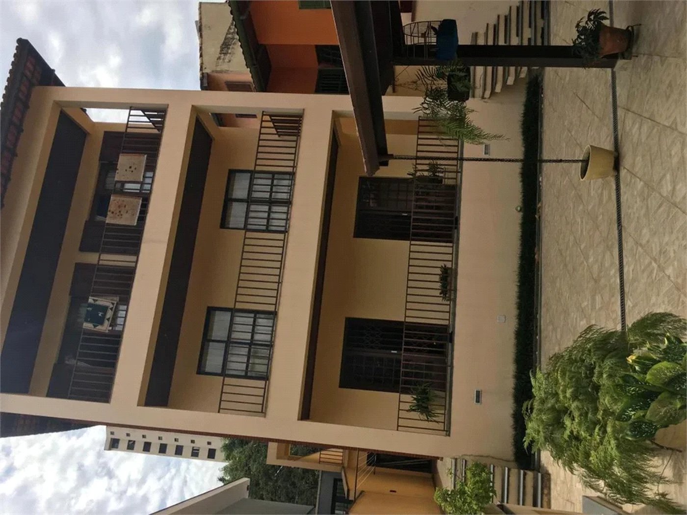 Casa à venda com 4 quartos, sendo 2 suítes, em Vila Suzana, São Paulo, SP