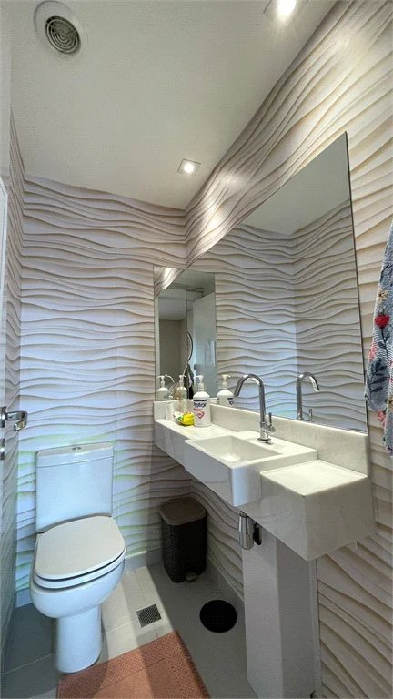 Apartamento à venda com 4 quartos, sendo 2 suítes,  em Pinheiros, São Paulo, SP