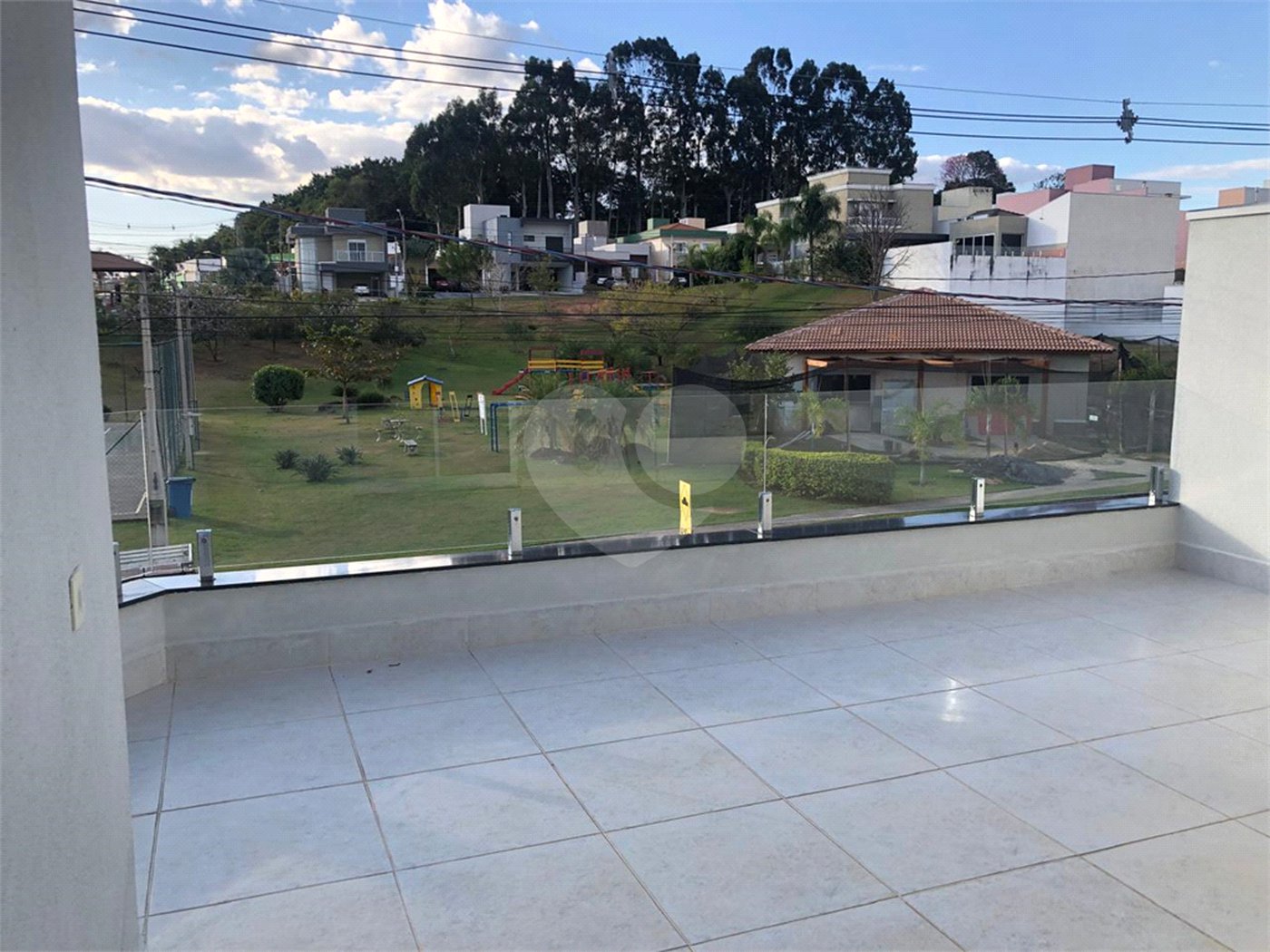 Casa à venda com 3 quartos, sendo 1 suíte,  no condomínio Costa das Areias, Salto - SP