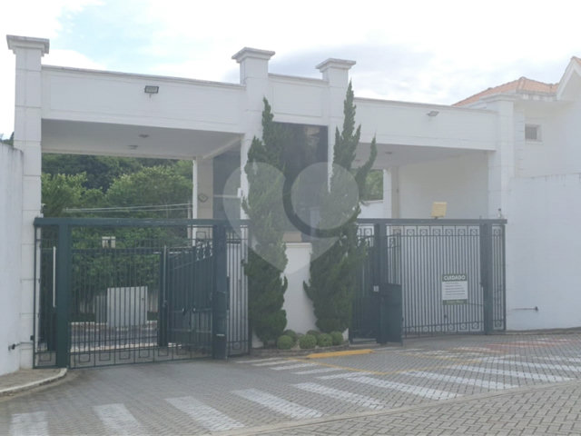 Casa à venda com 3 quartos, sendo 1 suíte,  no condomínio Forest Hills, Guarulhos - SP