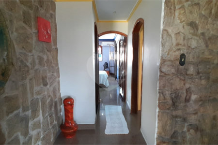 Casa à venda com 4 quartos, sendo 1 suíte, em Bangu, Rio de Janeiro, RJ