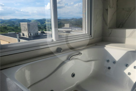 Casa à venda ou para alugar com 4 suítes no condomínio Residencial Jaguary, São José dos Campos - SP