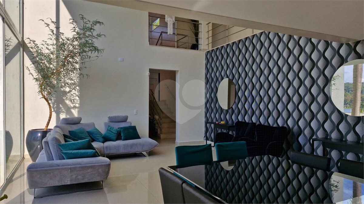 Casa à venda ou para alugar com 5 quartos, sendo 4 suítes, no condomínio Shamballa II, Atibaia - SP