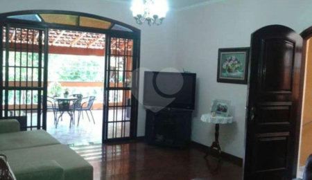 Sobrado à venda com 3 quartos, sendo 1 suíte,  em Jardim das Vertentes, São Paulo, SP
