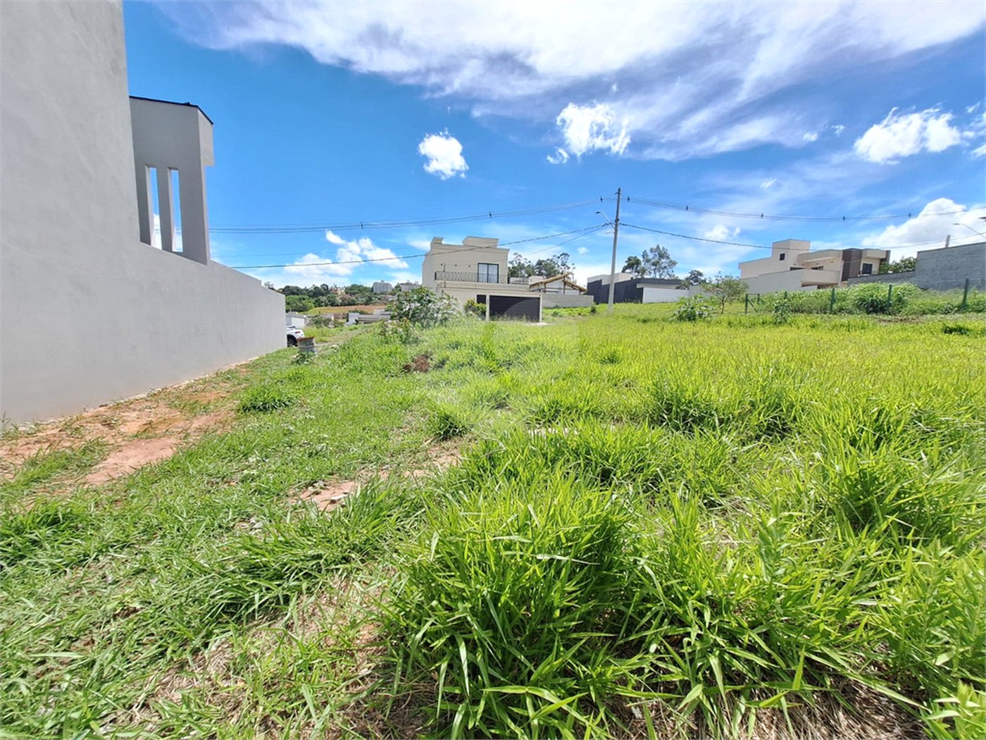 Terreno à venda com 1 suíte em Pinheirinho, Vinhedo, SP