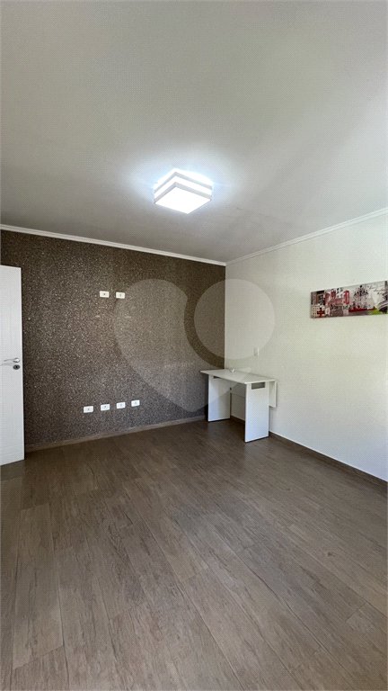 Casa à venda com 3 quartos, sendo 2 suítes, no condomínio Mirante do Horto, São Paulo - SP