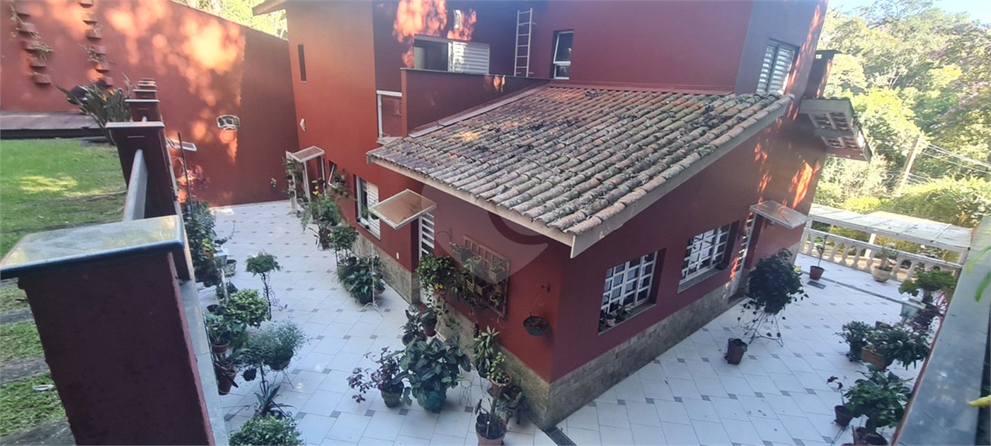 Casa à venda com 3 suítes no condomínio Parque Imperial da Cantareira, Mairiporã - SP