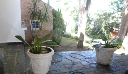 Sobrado à venda com 4 suítes em Recanto Impla, Carapicuíba, SP
