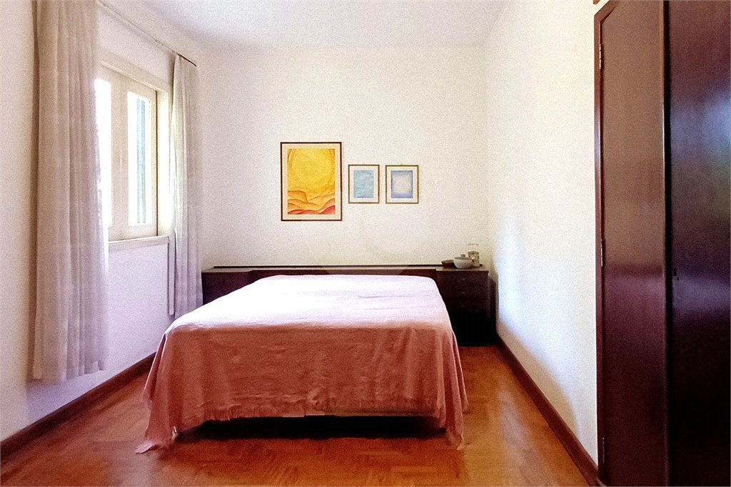 Casa Térrea à venda com 4 quartos, sendo 1 suíte,  em Brooklin Velho, São Paulo, SP