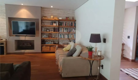 Casa Térrea à venda com 3 suítes em Alto da Boa Vista, São Paulo, SP