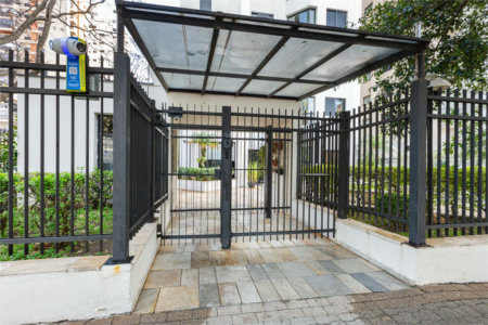 Apartamento à venda com 2 quartos, sendo 1 suíte,  em Vila Hamburguesa, São Paulo, SP