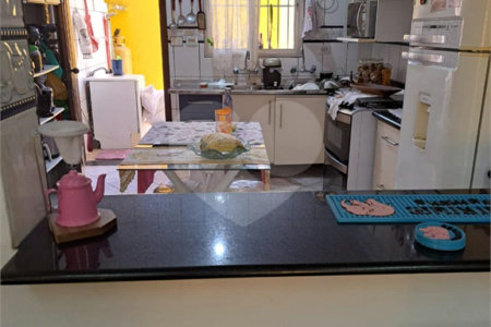 Sobrado à venda com 4 quartos, sendo 2 suítes, em Jardim Modelo, Suzano, SP