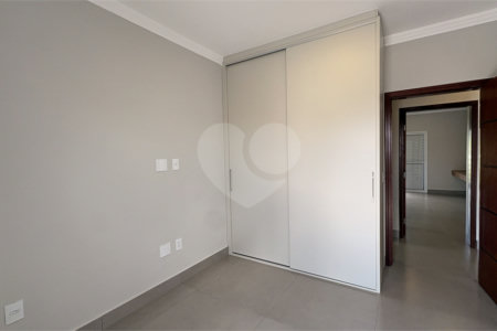 Casa à venda com 4 quartos, sendo 1 suíte,  no condomínio Villagio Milano, Sorocaba - SP