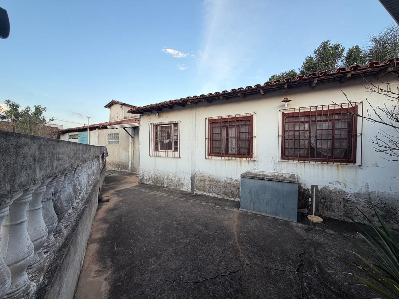 Casa Térrea à venda com 9 quartos, sendo 2 suítes, no condomínio Seranila, Monte Mor - SP