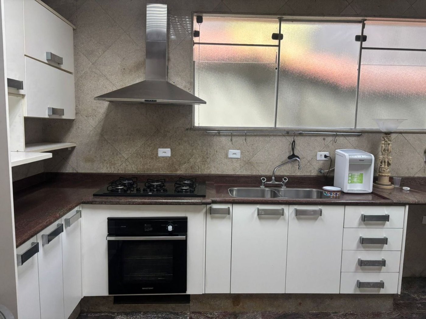 Casa com 3 dormitórios à venda, 330 m² por R$ 2.770.000,00 - Ponta da Praia - Santos/SP