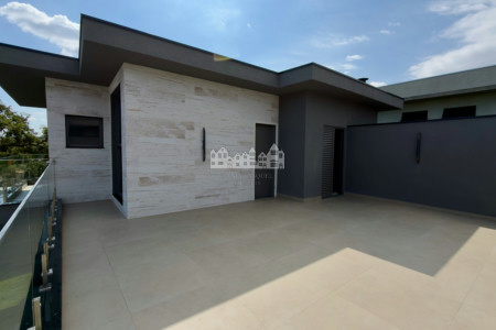 Casa à venda no bairro Loanda em Atibaia com 3 suítes e terraço solarium