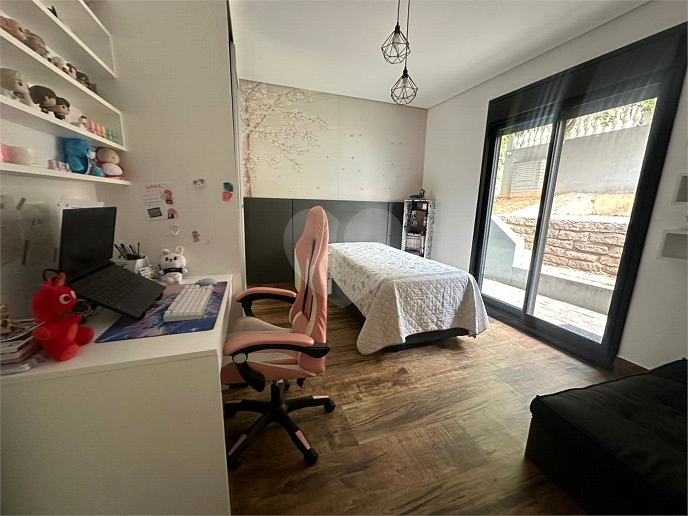 Casa à venda com 3 suítes no condomínio Estância Marambaia, Vinhedo - SP