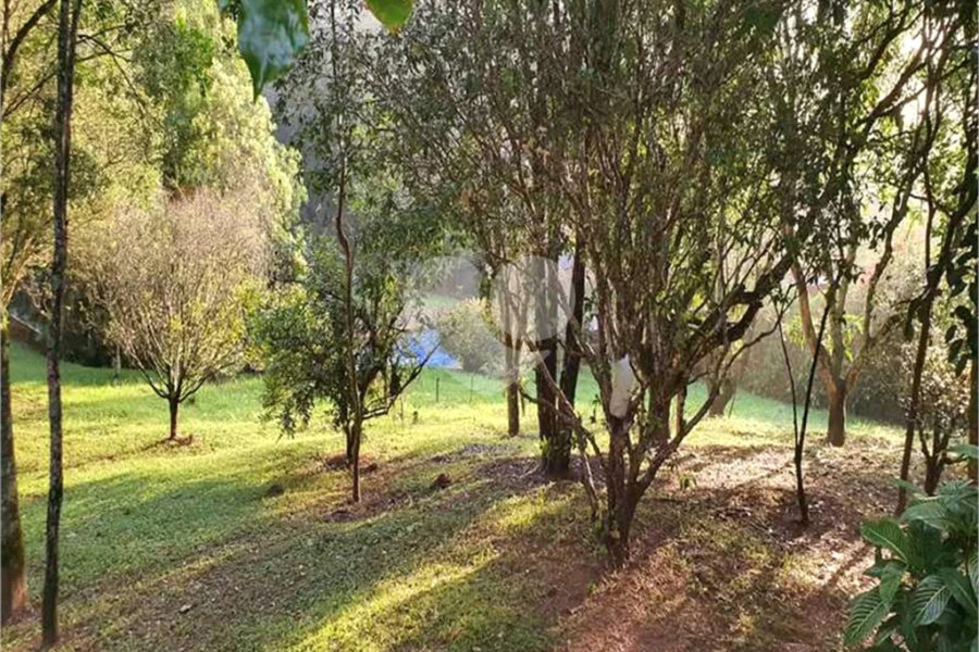 Sobrado à venda com 5 quartos, sendo 1 suíte, em Olho D'água, Mairiporã, SP