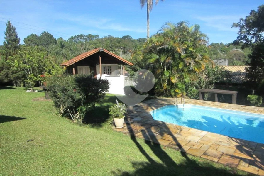 Casa à venda com 3 suítes no condomínio Associação Reserva das Hortênsias, Mairiporã - SP