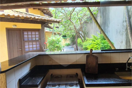 Casa à venda com 5 quartos, sendo 4 suítes,  em Geribá, Armação dos Búzios, RJ
