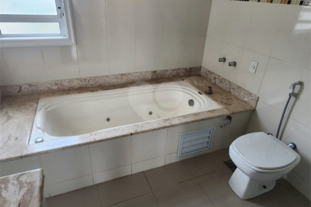 Casa à venda com 3 quartos, sendo 1 suíte, no condomínio Terras de São Francisco, Vinhedo - SP